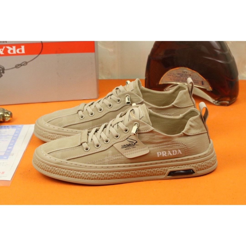 Pra*a casual shoes